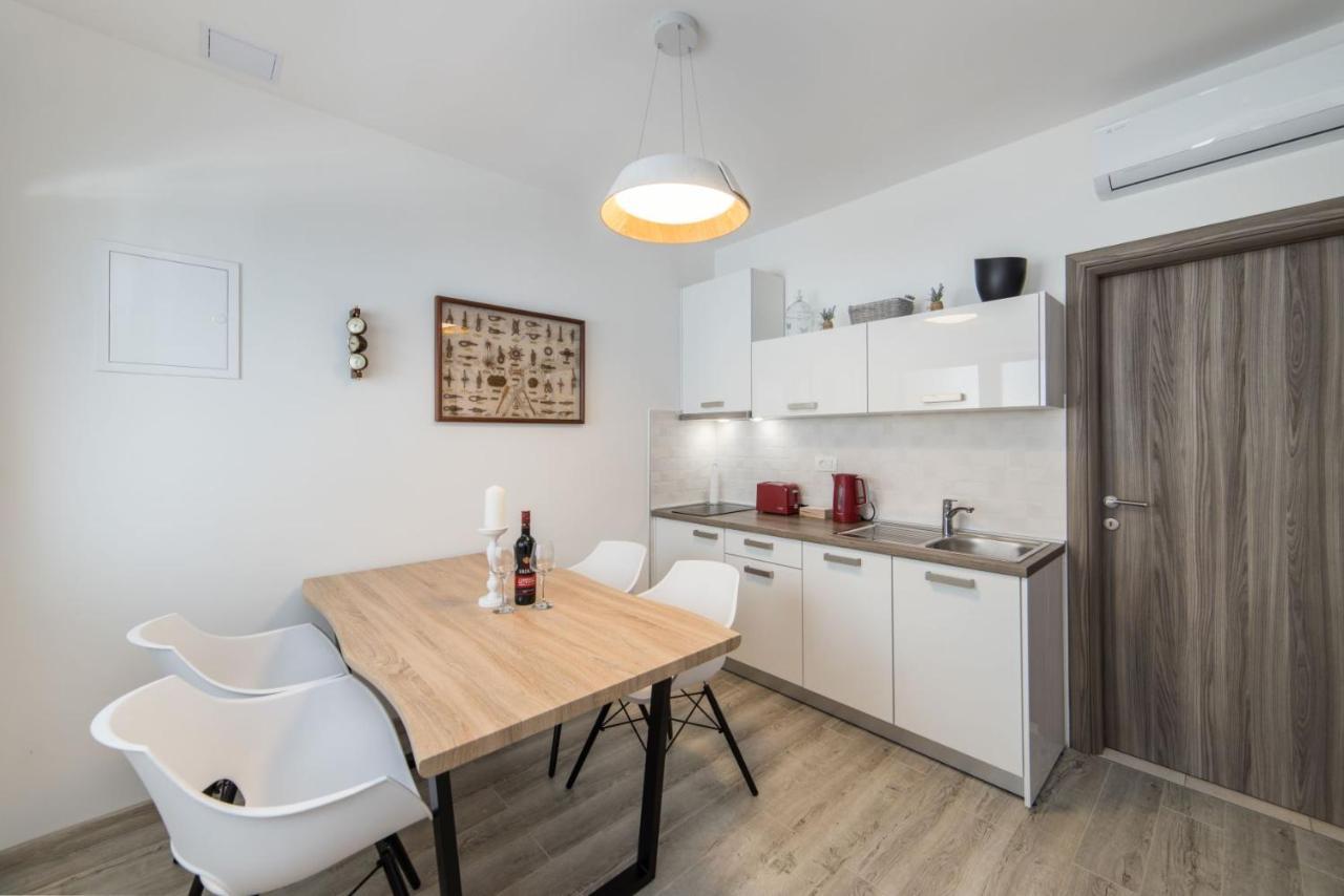 Villa Jadranka Apartments Tučepi エクステリア 写真
