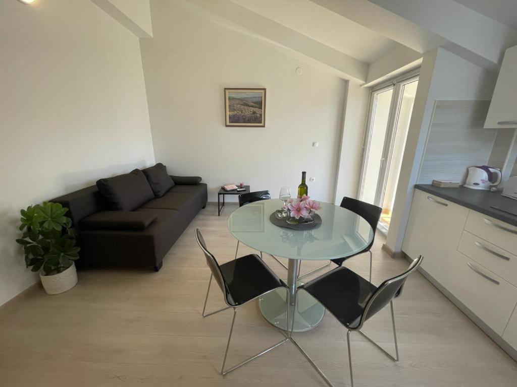 Villa Jadranka Apartments Tučepi エクステリア 写真