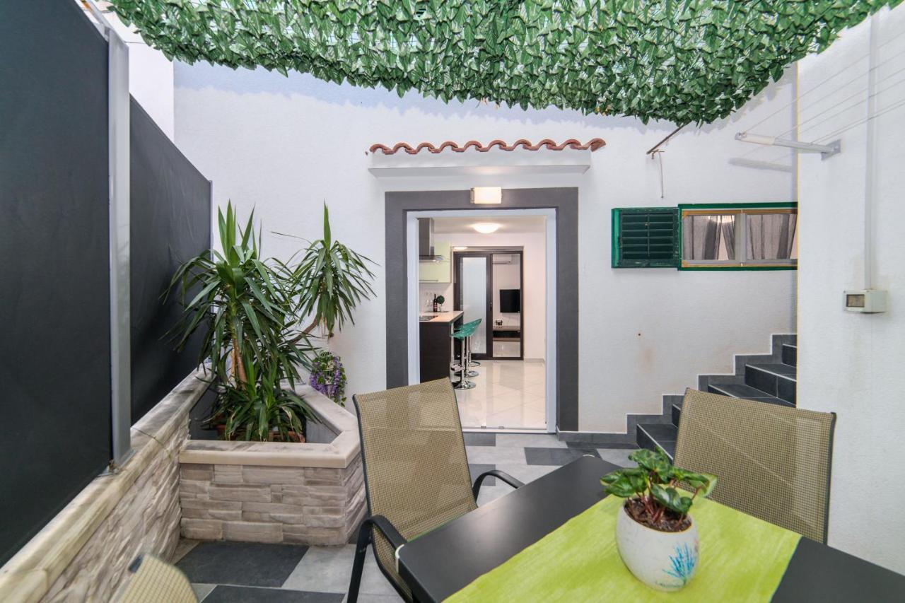 Villa Jadranka Apartments Tučepi エクステリア 写真