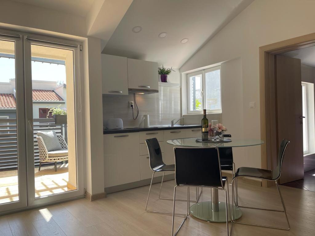 Villa Jadranka Apartments Tučepi エクステリア 写真